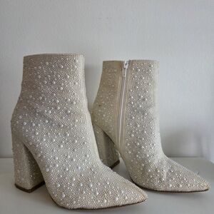 White Pearl - Nelle - Steve Madden Boots - Size 6.5